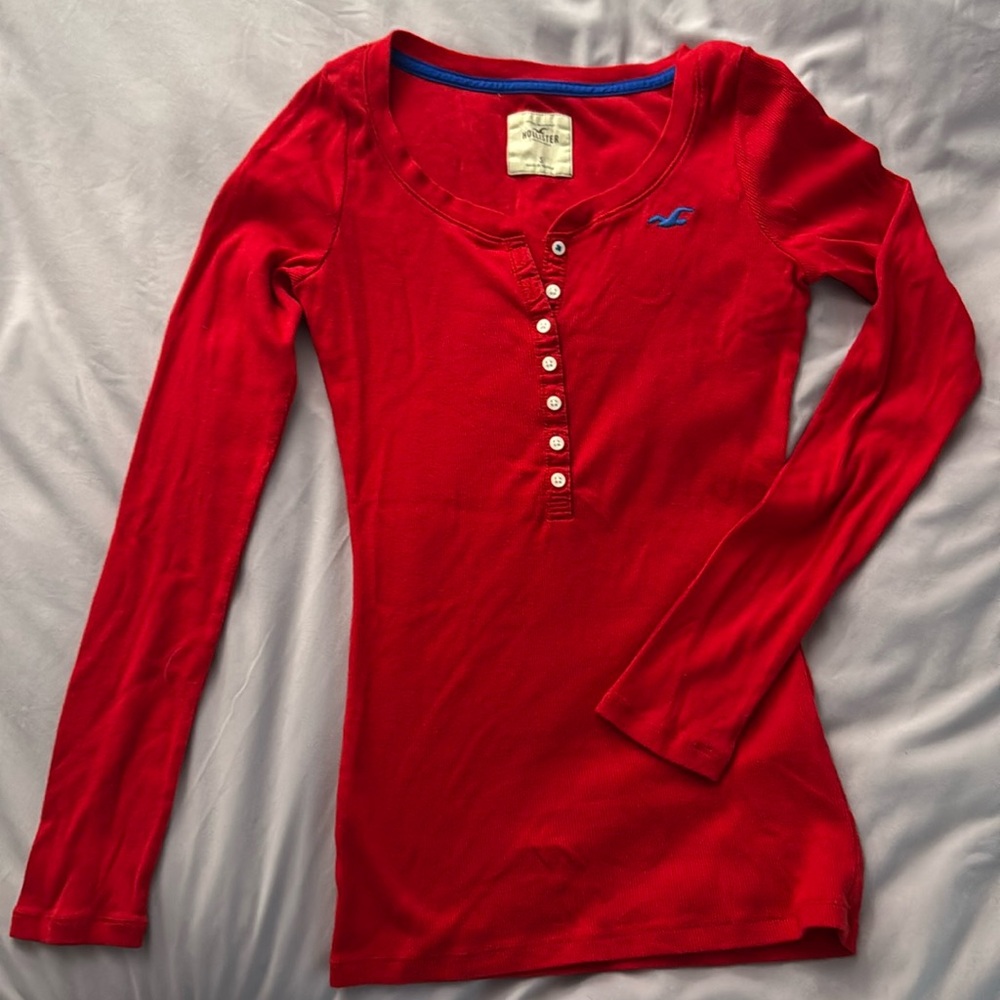 EUC Hollister Y2K Red Long Sleeve Henley - Small